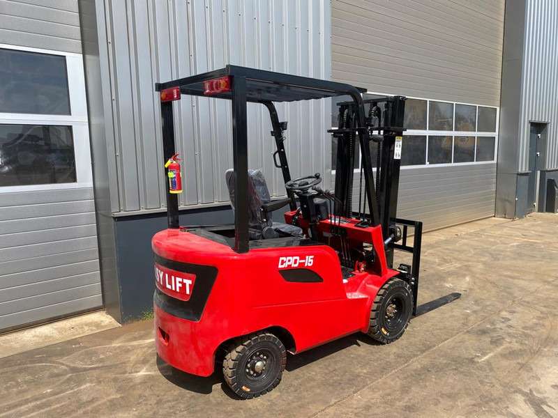 EASY LIFT CPD15 - Forklift: picture 3 EASY LIFT CPD15 - Forklift: picture 3