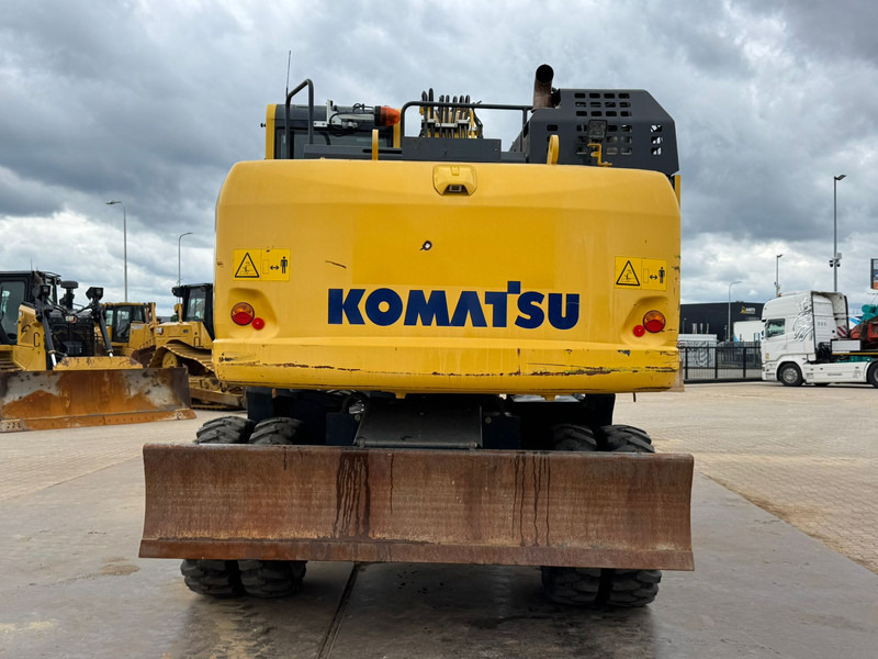 Komatsu PW180-11 - Wheel excavator: picture 4 Komatsu PW180-11 - Wheel excavator: picture 4