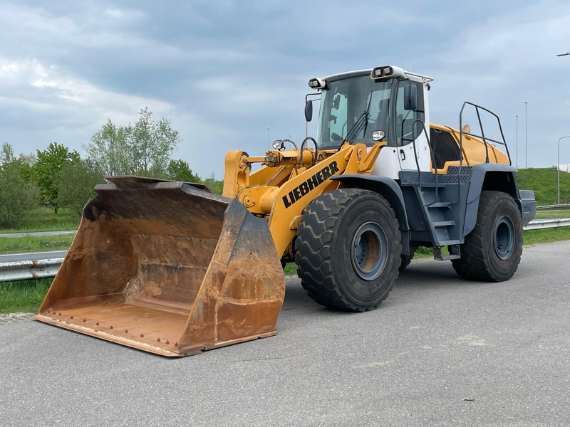 Liebherr L580 - Wheel loader: picture 2 Liebherr L580 - Wheel loader: picture 2