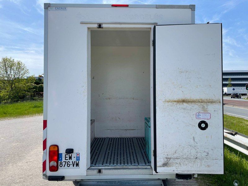 Refrigerator truck Renault MASTER 3T5 - Frigo: picture 12