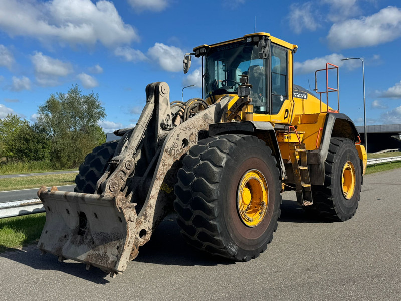 Volvo L220H - Wheel loader: picture 2 Volvo L220H - Wheel loader: picture 2
