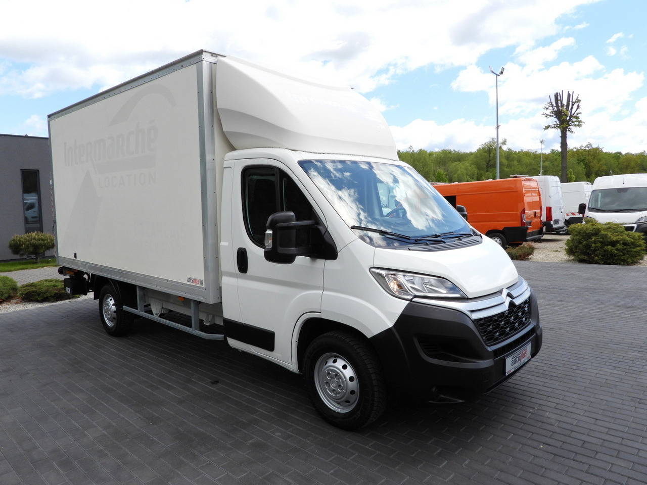 CITROEN JUMPER BOX LIFT 8 PALLETS CRUISE CONTROL NAVIGATION AIR CONDITIONING 165HP - Box van: picture 4 CITROEN JUMPER BOX LIFT 8 PALLETS CRUISE CONTROL NAVIGATION AIR CONDITIONING 165HP - Box van: picture 4