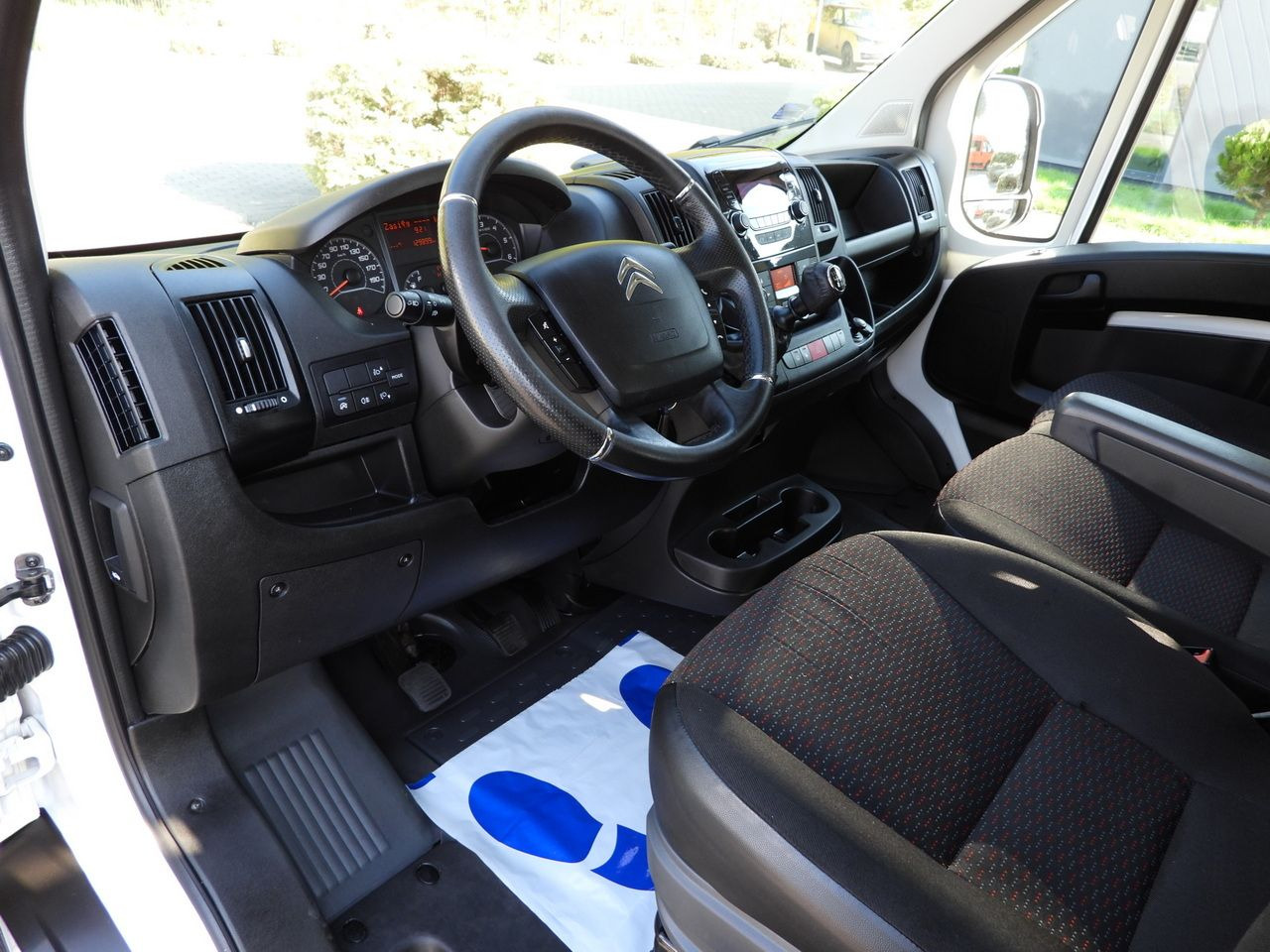 CITROEN JUMPER STAKE BODY DOUBLE CABIN DOKA 7 SEATS PNEUMATICS AIR CONDITIONING 140HP - Combi van: picture 2 CITROEN JUMPER STAKE BODY DOUBLE CABIN DOKA 7 SEATS PNEUMATICS AIR CONDITIONING 140HP - Combi van: picture 2