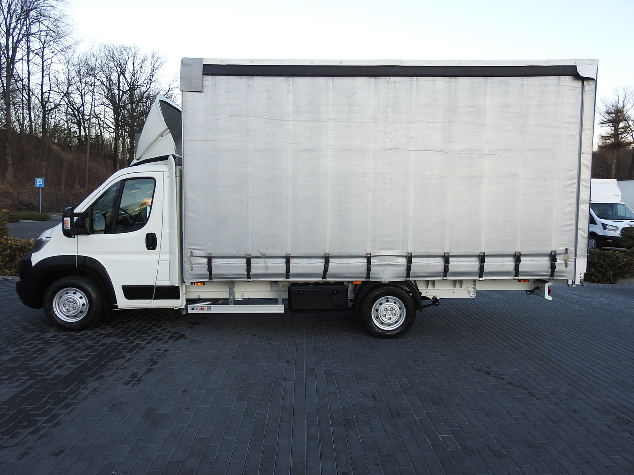 Curtain side van CITROEN JUMPER TARPAULIN 10 PALLETS CRUISE CONTROL AIR CONDITIONING LED LIGHTS PNEUMATICS 165HP: picture 9 Curtain side van CITROEN JUMPER TARPAULIN 10 PALLETS CRUISE CONTROL AIR CONDITIONING LED LIGHTS PNEUMATICS 165HP: picture 9