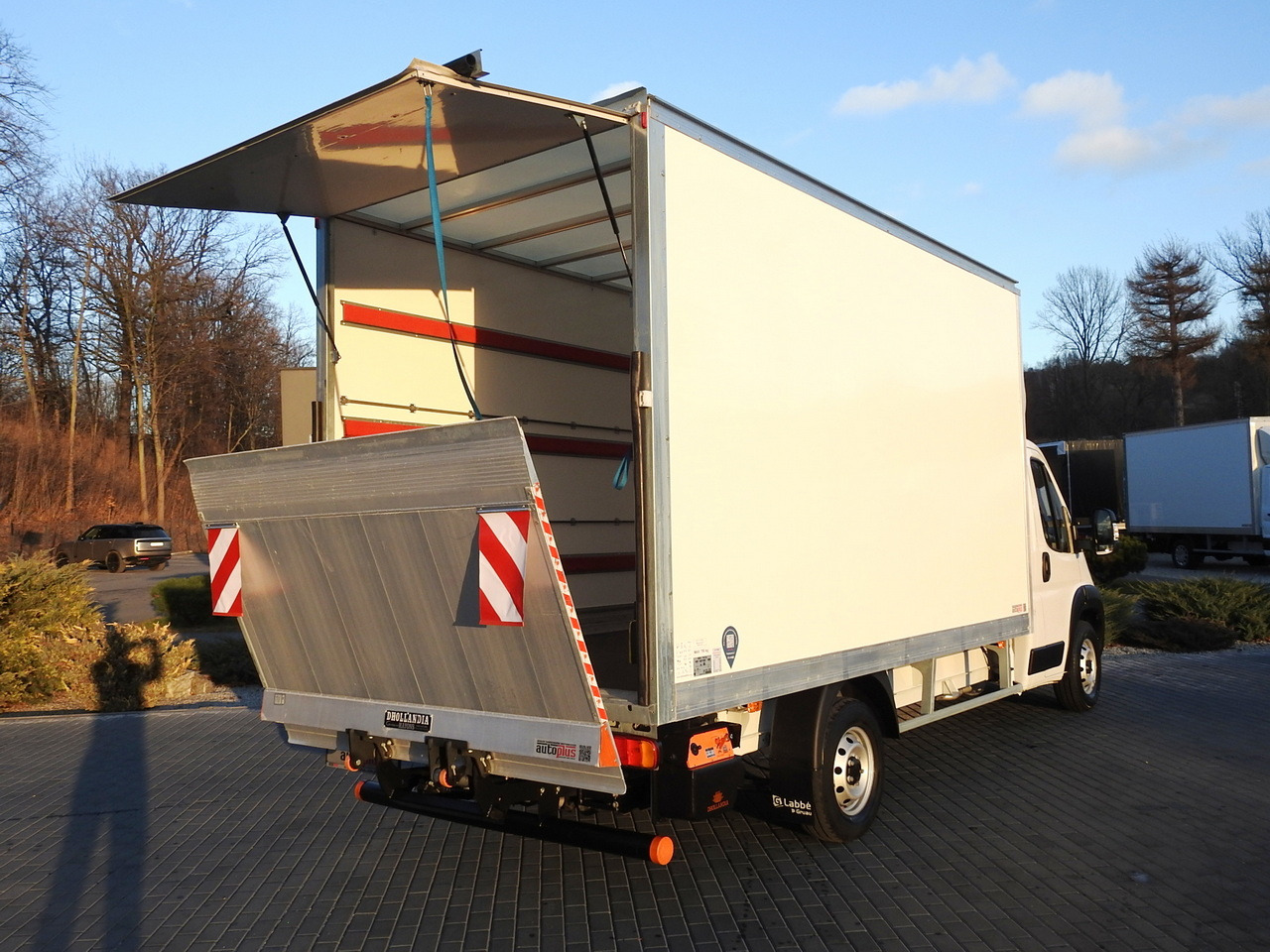FIAT DUCATO BOX LIFT 8 PALLETS CRUISE CONTROL AIR CONDITIONING 180HP - Box van: picture 3 FIAT DUCATO BOX LIFT 8 PALLETS CRUISE CONTROL AIR CONDITIONING 180HP - Box van: picture 3