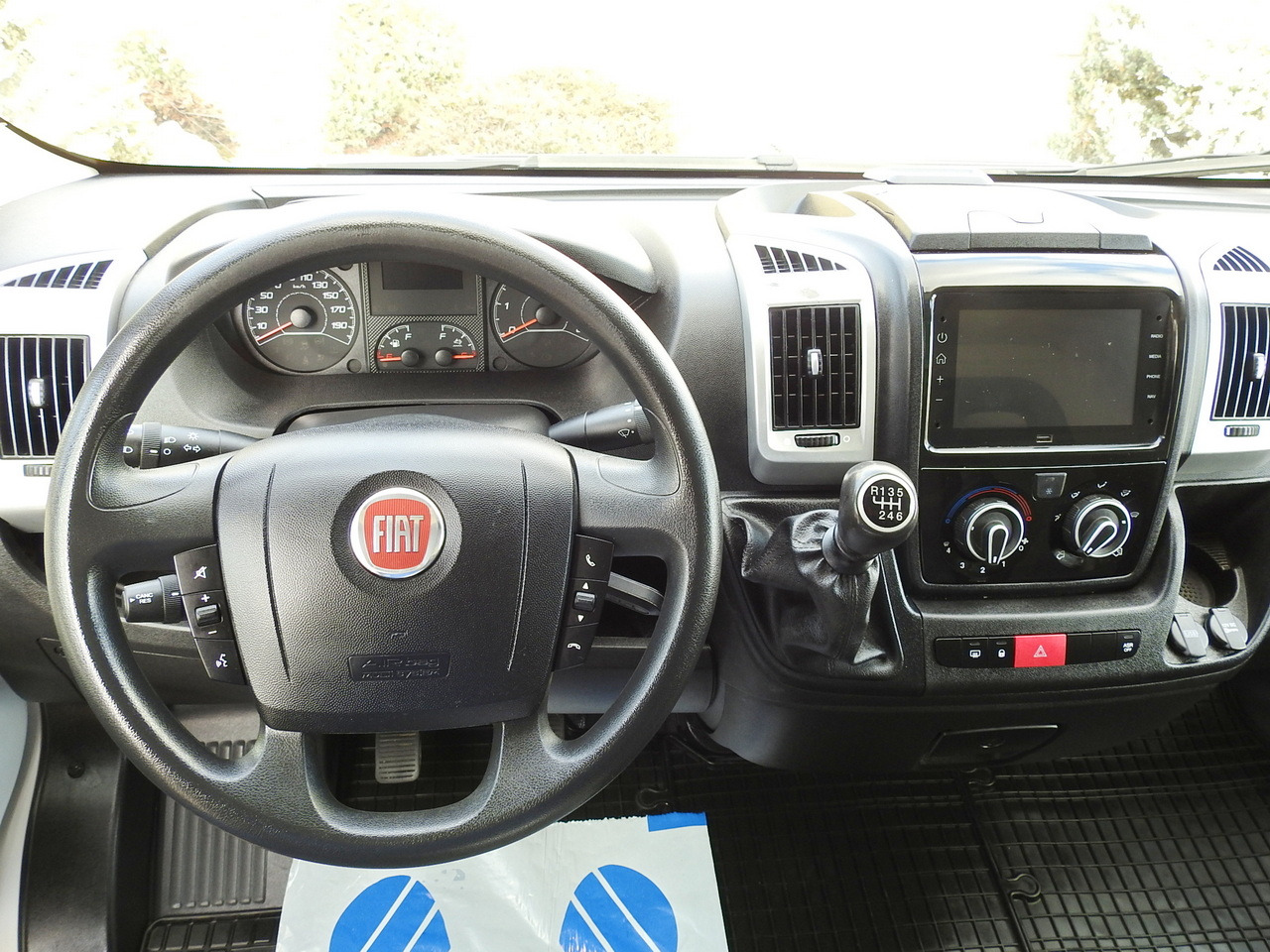 Box van FIAT DUCATO  BOX LIFT 8 PALLETS CRUISE CONTROL NAVIGATION LED LIGHTS AIR CONDITIONING  130HP: picture 27
