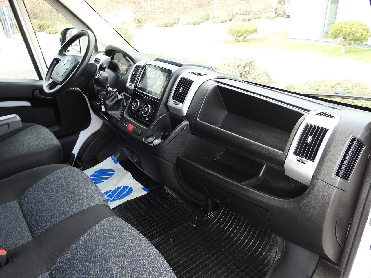 Box van FIAT DUCATO  BOX LIFT 8 PALLETS CRUISE CONTROL NAVIGATION LED LIGHTS AIR CONDITIONING  130HP: picture 37