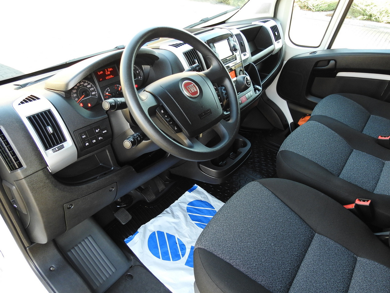 FIAT DUCATO REFRIGERATOR VAN -10*C POWER SUPPLY 230V AIR CONDITIONING 175HP - Refrigerated van: picture 2 FIAT DUCATO REFRIGERATOR VAN -10*C POWER SUPPLY 230V AIR CONDITIONING 175HP - Refrigerated van: picture 2