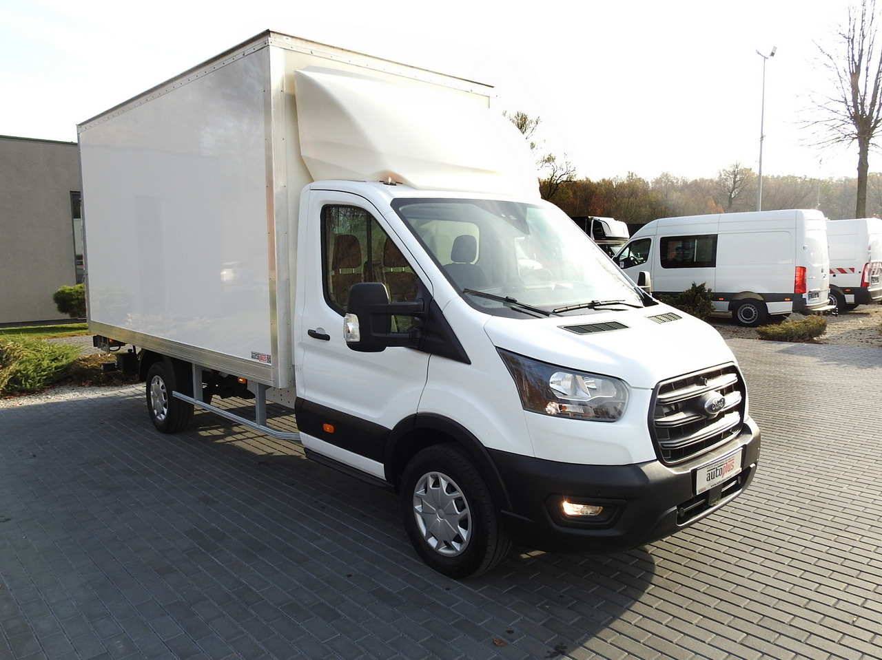 FORD TRANSIT BOX LIFT 8 PALLETS CRUISE CONTROL AIR CONDITIONING  130HP - Box van: picture 4 FORD TRANSIT BOX LIFT 8 PALLETS CRUISE CONTROL AIR CONDITIONING  130HP - Box van: picture 4