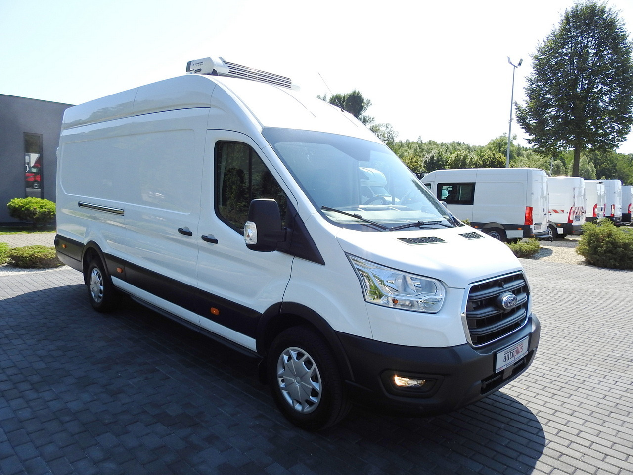 FORD TRANSIT REFRIGERATOR VAN 0*C HEATING FUNCTION CRUISE CONTROL AIR CONDITIONING LED LIGHTS 130HP - Refrigerated van: picture 4 FORD TRANSIT REFRIGERATOR VAN 0*C HEATING FUNCTION CRUISE CONTROL AIR CONDITIONING LED LIGHTS 130HP - Refrigerated van: picture 4