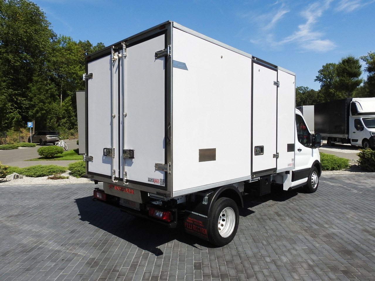 FORD TRANSIT REGRIGERATOR BOX 0*C POWER SUPPLY 230V CRUISE CONTROL AIR CONDITIONING TWIN WHEELS 170HP - Refrigerated van: picture 3 FORD TRANSIT REGRIGERATOR BOX 0*C POWER SUPPLY 230V CRUISE CONTROL AIR CONDITIONING TWIN WHEELS 170HP - Refrigerated van: picture 3