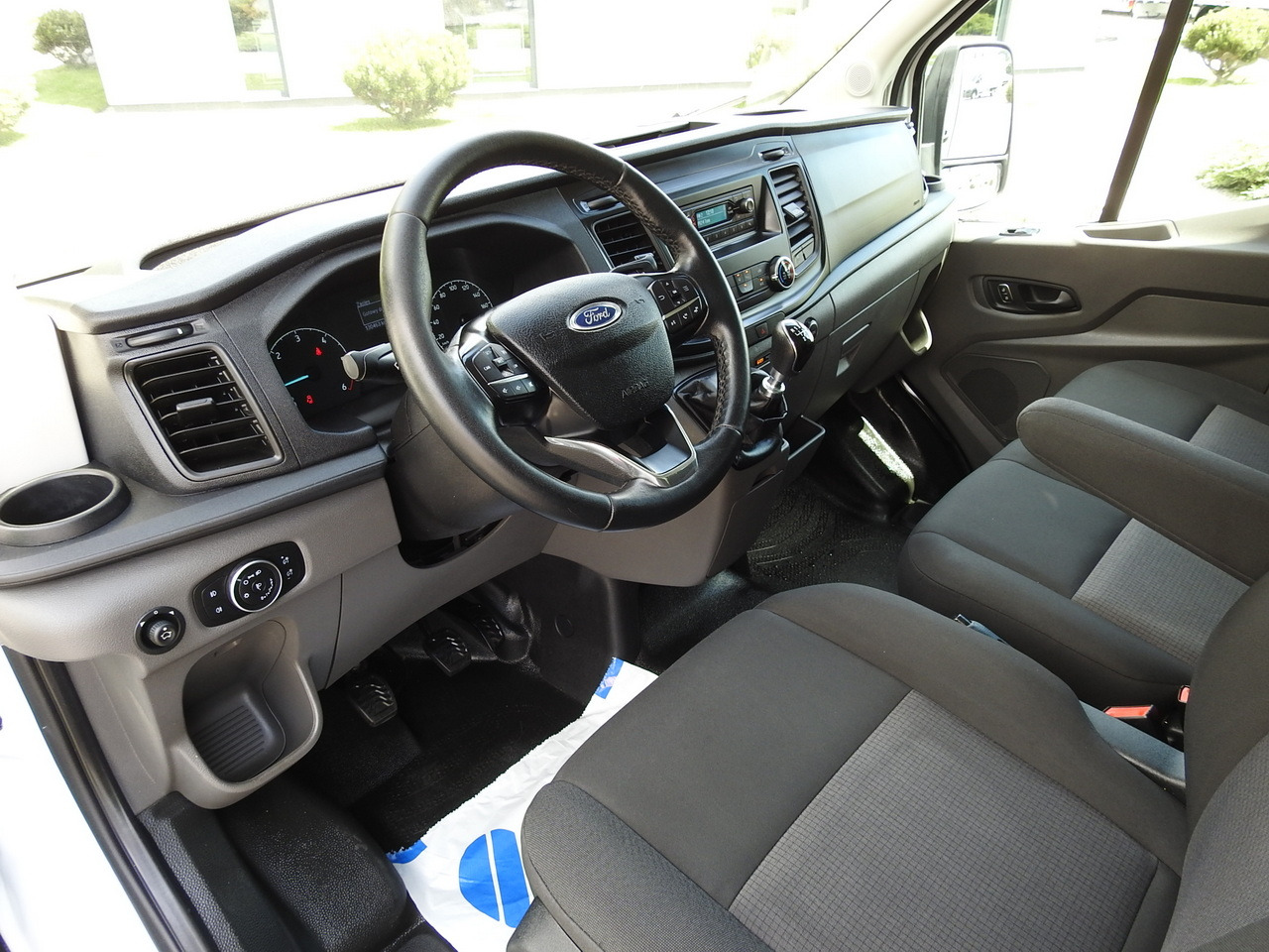 FORD TRANSIT REGRIGERATOR BOX 0*C POWER SUPPLY 230V CRUISE CONTROL AIR CONDITIONING TWIN WHEELS 170HP - Refrigerated van: picture 2 FORD TRANSIT REGRIGERATOR BOX 0*C POWER SUPPLY 230V CRUISE CONTROL AIR CONDITIONING TWIN WHEELS 170HP - Refrigerated van: picture 2