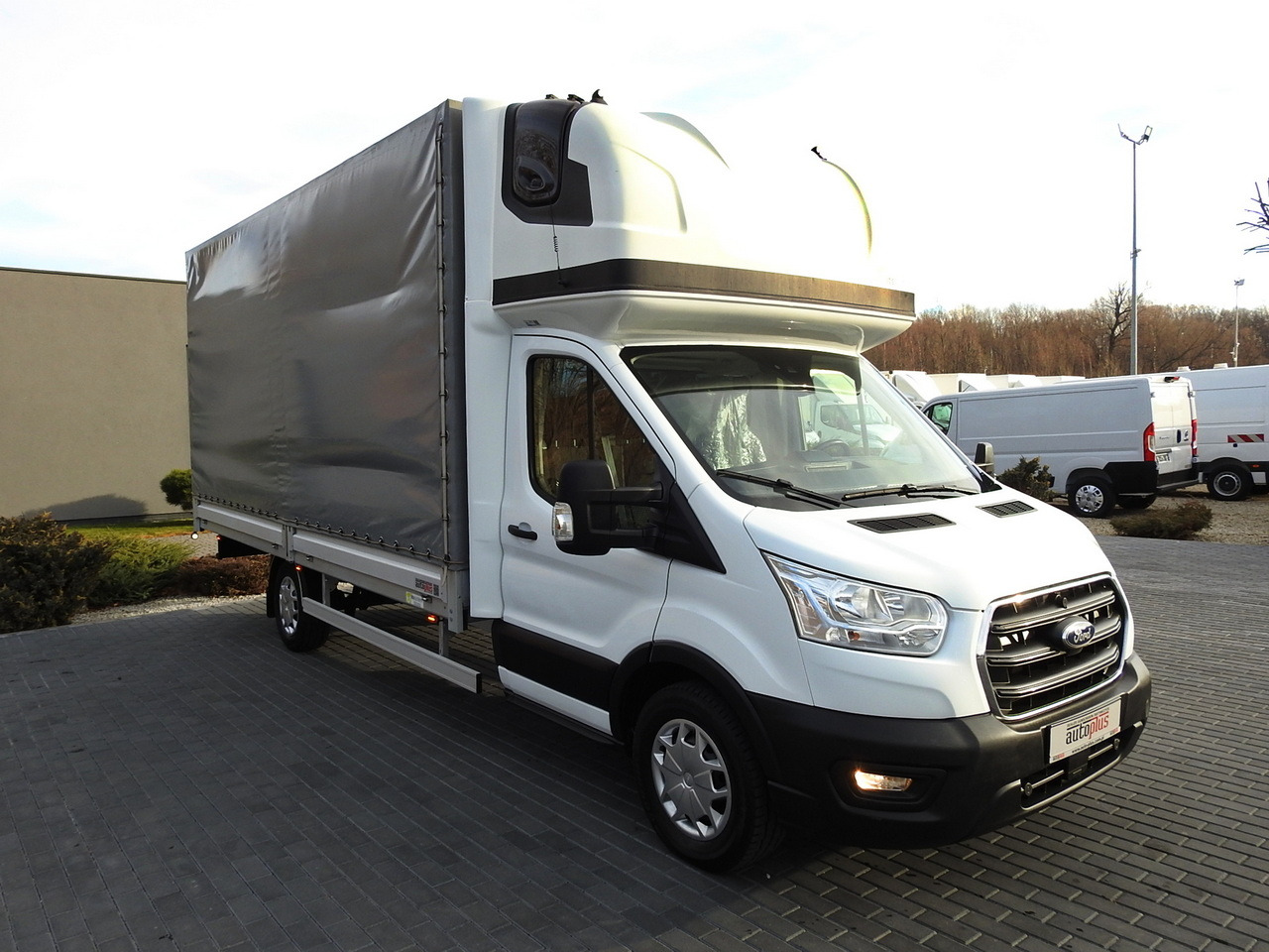 FORD TRANSIT TARPAULIN 10 PALLETS WEBASTO CRUISE CONTROL AIR CONDITIONING LED LIGHTS 160HP - Curtain side van: picture 4 FORD TRANSIT TARPAULIN 10 PALLETS WEBASTO CRUISE CONTROL AIR CONDITIONING LED LIGHTS 160HP - Curtain side van: picture 4