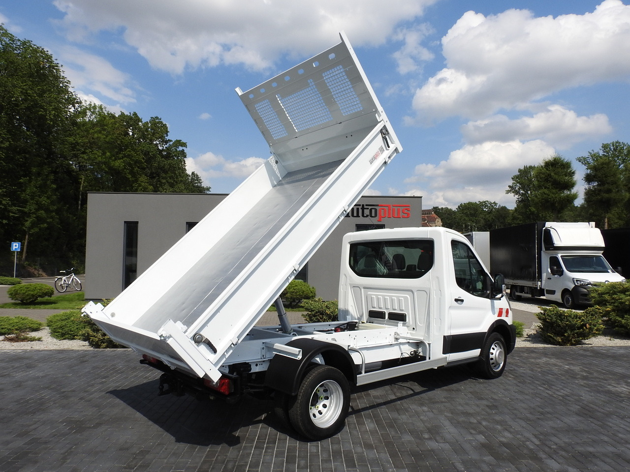 FORD TRANSIT TIPPER CRUISE CONTROL AIR CONDITIONING TWIN WHEELS 170HP - Tipper van: picture 3 FORD TRANSIT TIPPER CRUISE CONTROL AIR CONDITIONING TWIN WHEELS 170HP - Tipper van: picture 3