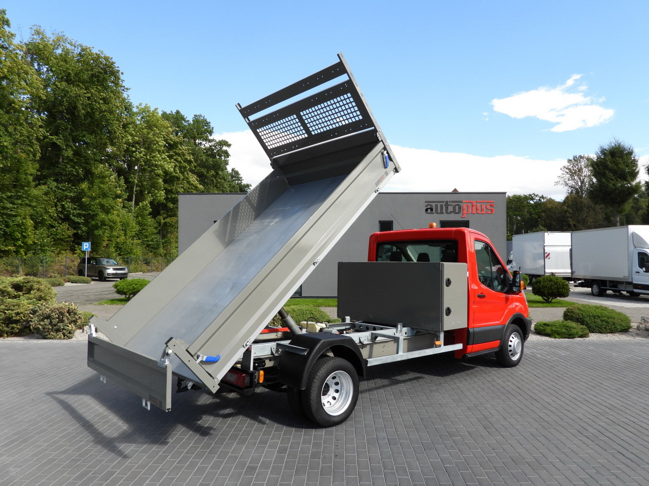 FORD TRANSIT TIPPER CRUISE CONTROL LED LIGHTS TWIN WHEELS AIR CONDITIONING 170HP - Tipper van: picture 3 FORD TRANSIT TIPPER CRUISE CONTROL LED LIGHTS TWIN WHEELS AIR CONDITIONING 170HP - Tipper van: picture 3