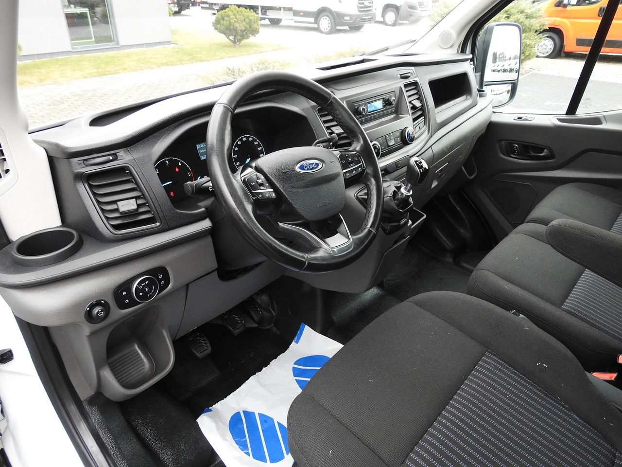 FORD TRANSIT TIPPER LED LIGHTS TWIN WHEELS AIR CONDITIONING 130HP - Tipper van: picture 2 FORD TRANSIT TIPPER LED LIGHTS TWIN WHEELS AIR CONDITIONING 130HP - Tipper van: picture 2