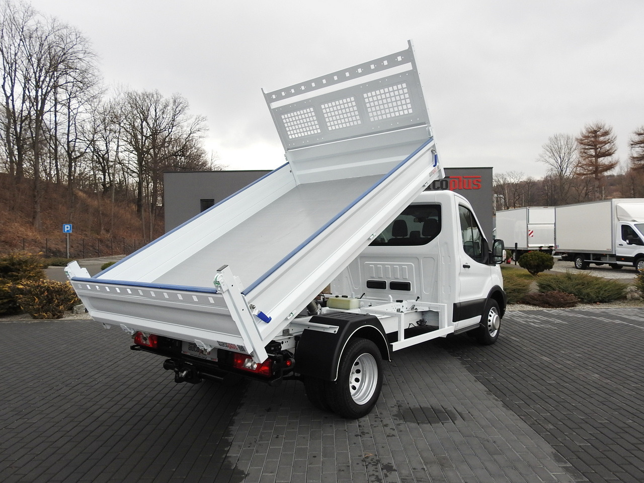 FORD TRANSIT TIPPER LED LIGHTS TWIN WHEELS AIR CONDITIONING  130HP - Tipper van: picture 3 FORD TRANSIT TIPPER LED LIGHTS TWIN WHEELS AIR CONDITIONING  130HP - Tipper van: picture 3