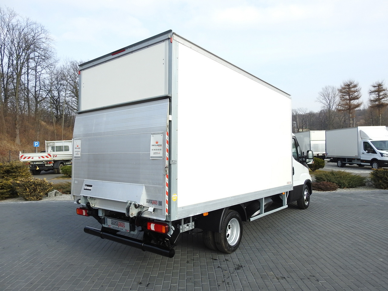 IVECO DAILY 35C16 BOX LIFT 8 PALLETS CRUISE CONTROL TWIN WHEELS AIR CONDITIONING 160HP - Box van: picture 3 IVECO DAILY 35C16 BOX LIFT 8 PALLETS CRUISE CONTROL TWIN WHEELS AIR CONDITIONING 160HP - Box van: picture 3