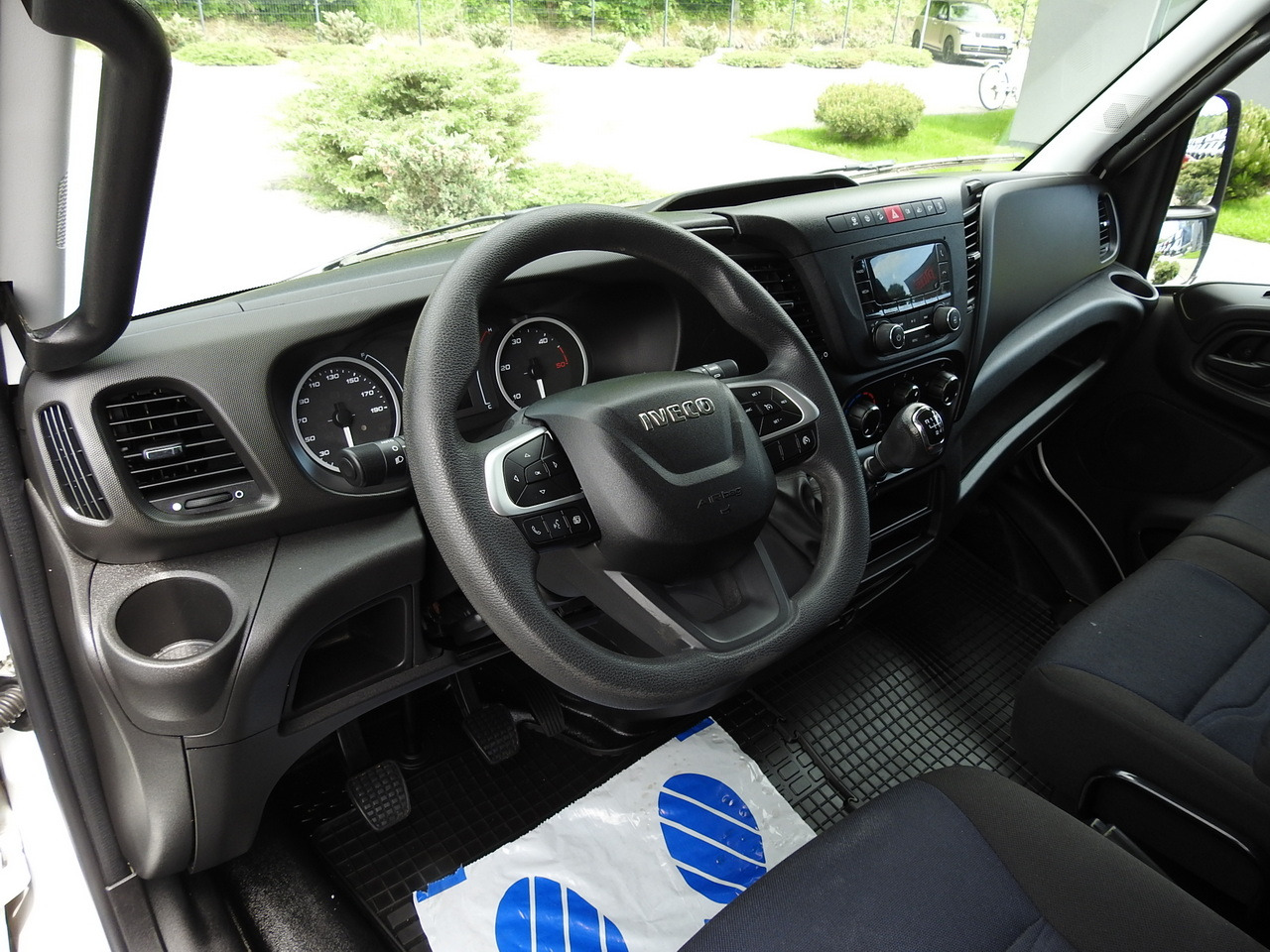 IVECO DAILY 35S14 8 PALLETS CRUISE CONTROL TWIN WHEELS AIR CONDITIONING 140HP - Refrigerated van: picture 2 IVECO DAILY 35S14 8 PALLETS CRUISE CONTROL TWIN WHEELS AIR CONDITIONING 140HP - Refrigerated van: picture 2