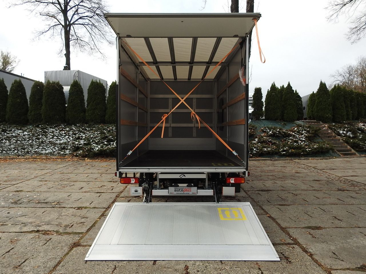 Curtain side van IVECO DAILY 35S16 NEW TARPAULIN LIFT 8 PALLETS CRUISE CONTROL AIR CONDITIONING  160HP: picture 12
