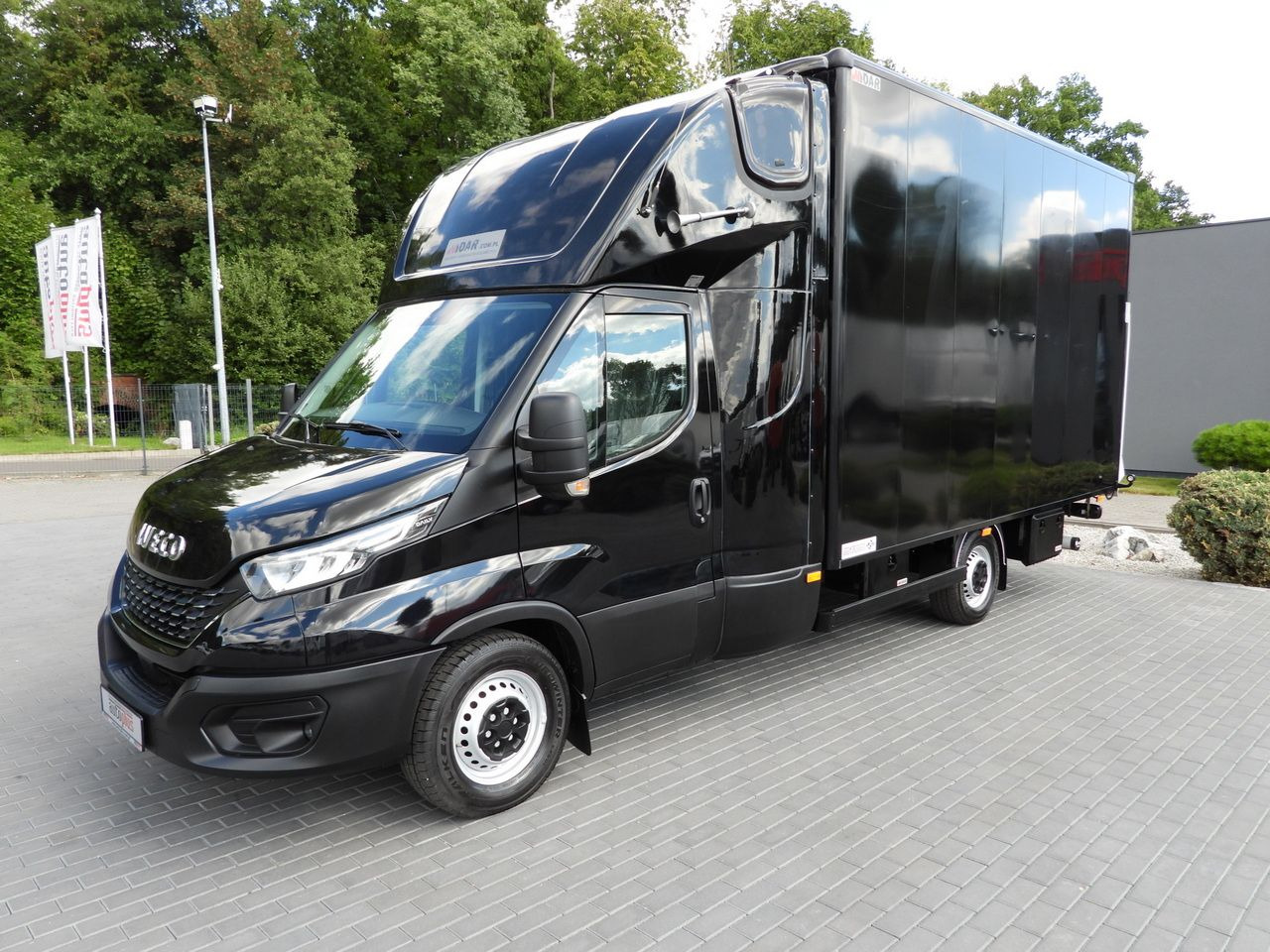 Box van IVECO DAILY 35S18 BOX LIFT 8 PALLETS WEBASTO CRUISE CONTROL NAVIGATION LED LIGHTS PNEUMATICS AIR CONDITIONING  180HP: picture 6