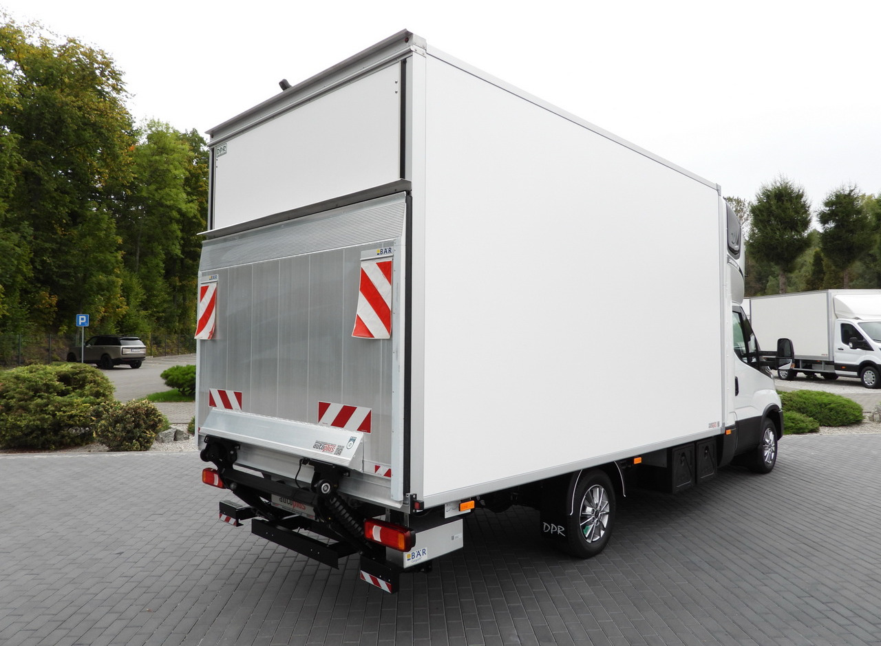 IVECO DAILY 35S18 HI-MATIC LIFT 8 PALLETS CRUISE CONTROL NAVIGATION LED LIGHTS PNEUMATICS AUTOMATIC TRANSMISSION HI-MATIC AIR CONDITIONING 180HP - Box van: picture 3 IVECO DAILY 35S18 HI-MATIC LIFT 8 PALLETS CRUISE CONTROL NAVIGATION LED LIGHTS PNEUMATICS AUTOMATIC TRANSMISSION HI-MATIC AIR CONDITIONING 180HP - Box van: picture 3