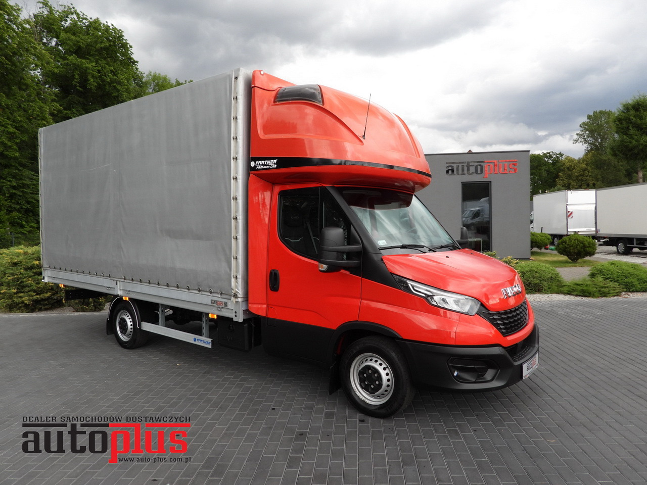 IVECO DAILY 35S18 TARPAULIN 10 PALLETS WEBASTO CRUISE CONTROL LED LIGHTS AIR CONDITIONING 180HP - Curtain side van: picture 1 IVECO DAILY 35S18 TARPAULIN 10 PALLETS WEBASTO CRUISE CONTROL LED LIGHTS AIR CONDITIONING 180HP - Curtain side van: picture 1