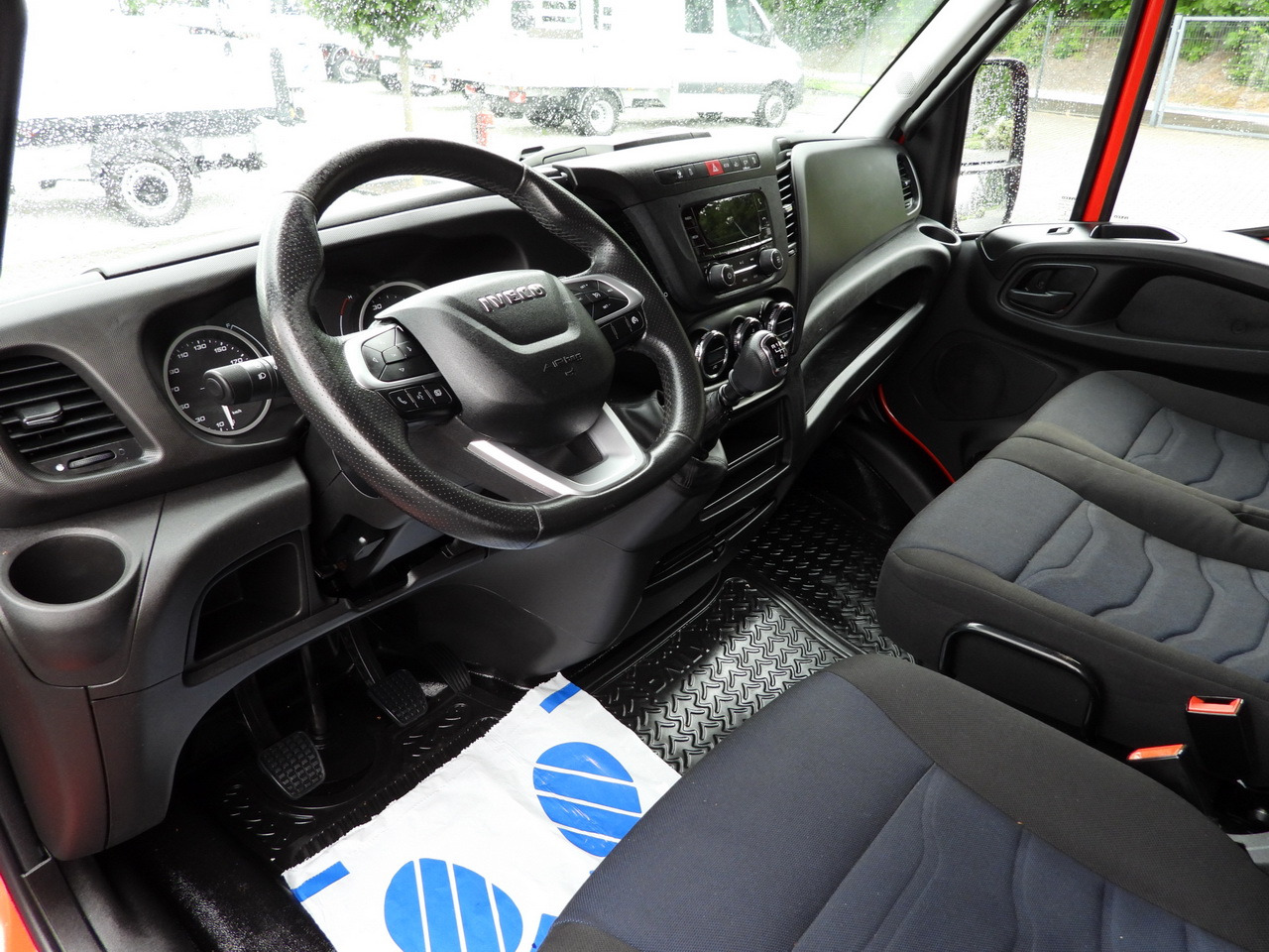 IVECO DAILY 35S18 TARPAULIN 10 PALLETS WEBASTO CRUISE CONTROL LED LIGHTS AIR CONDITIONING 180HP - Curtain side van: picture 2 IVECO DAILY 35S18 TARPAULIN 10 PALLETS WEBASTO CRUISE CONTROL LED LIGHTS AIR CONDITIONING 180HP - Curtain side van: picture 2