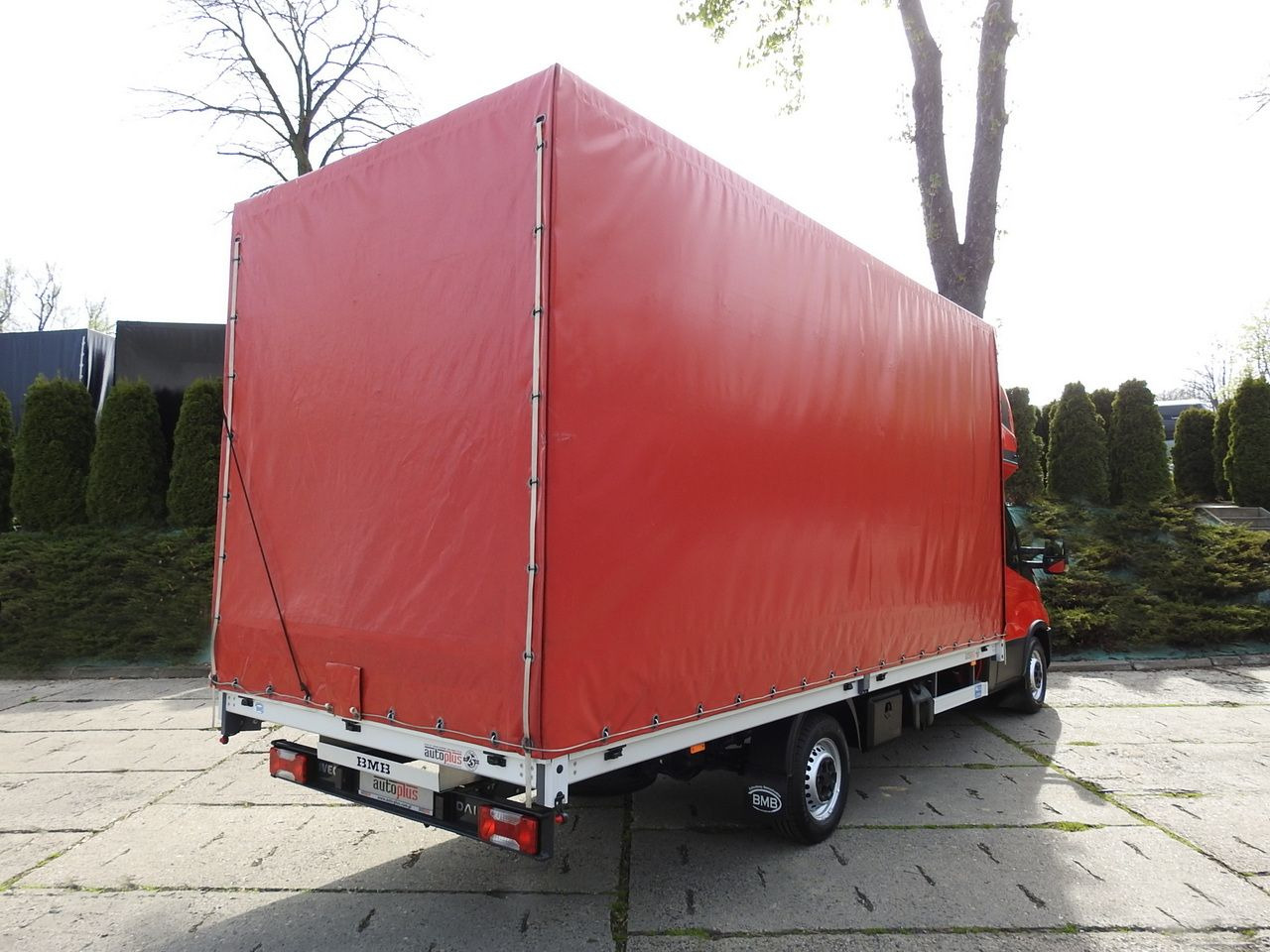 IVECO DAILY 35S18 TARPAULIN 10 PALLETS WEBASTO CRUISE CONTROL LED LIGHTS AIR CONDITIONING 180HP - Curtain side van: picture 3 IVECO DAILY 35S18 TARPAULIN 10 PALLETS WEBASTO CRUISE CONTROL LED LIGHTS AIR CONDITIONING 180HP - Curtain side van: picture 3