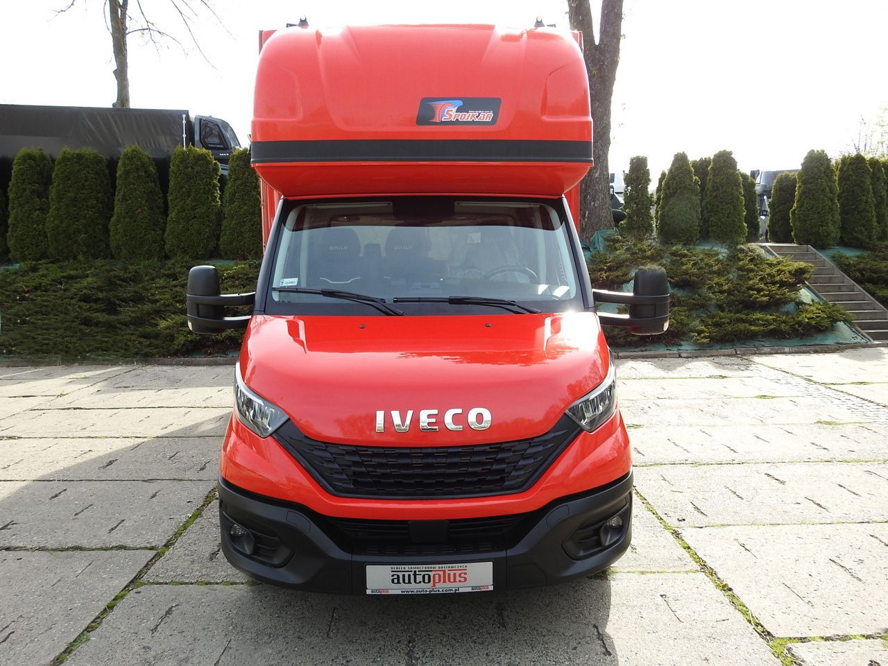 IVECO DAILY 35S18 TARPAULIN 10 PALLETS WEBASTO CRUISE CONTROL LED LIGHTS AIR CONDITIONING 180HP - Curtain side van: picture 5 IVECO DAILY 35S18 TARPAULIN 10 PALLETS WEBASTO CRUISE CONTROL LED LIGHTS AIR CONDITIONING 180HP - Curtain side van: picture 5