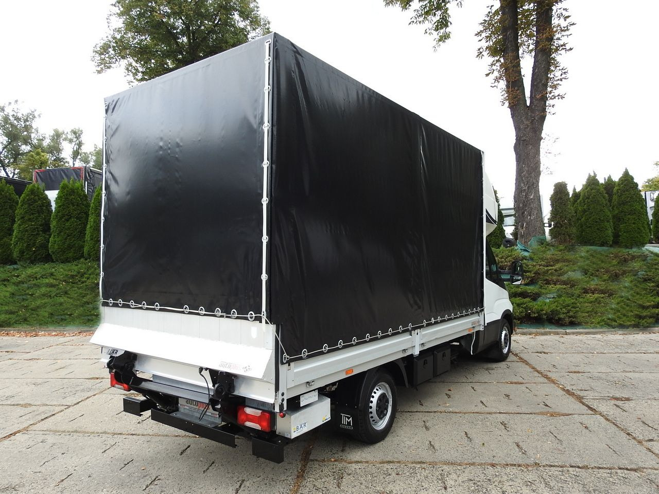 IVECO DAILY 35S18 TARPAULIN LIFT 8 PALLETS CRUISE CONTROL AIR CONDITIONING  180HP - Curtain side van: picture 3 IVECO DAILY 35S18 TARPAULIN LIFT 8 PALLETS CRUISE CONTROL AIR CONDITIONING  180HP - Curtain side van: picture 3