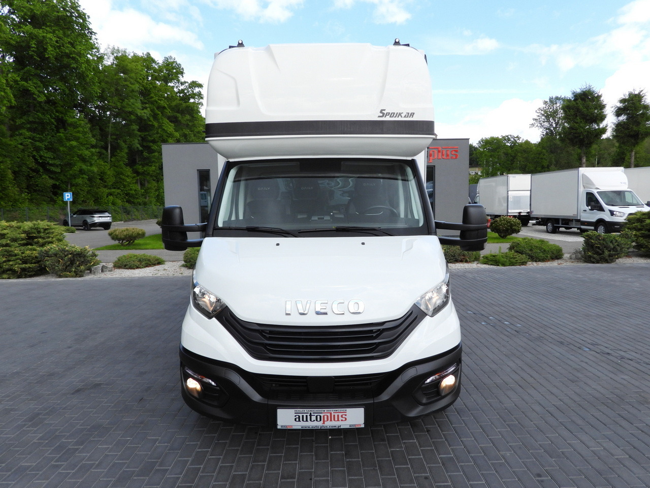 IVECO DAILY 35S18 TARPAULIN LIFT 8 PALLETS WEBASTO CRUISE CONTROL AIR CONDITIONING 180HP - Curtain side van: picture 5 IVECO DAILY 35S18 TARPAULIN LIFT 8 PALLETS WEBASTO CRUISE CONTROL AIR CONDITIONING 180HP - Curtain side van: picture 5