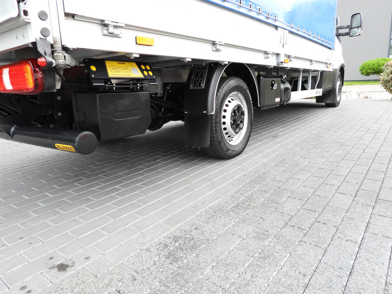 Curtain side van IVECO DAILY 35S18 TARPAULIN LIFT 8 PALLETS WEBASTO CRUISE CONTROL LED LIGHTS AIR CONDITIONING  180HP: picture 18