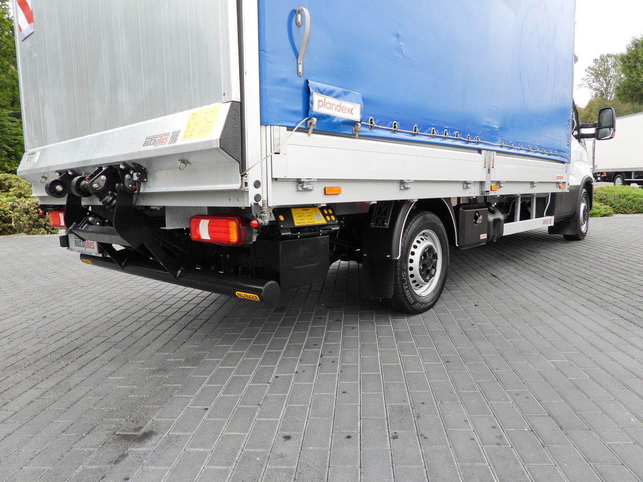 Curtain side van IVECO DAILY 35S18 TARPAULIN LIFT 8 PALLETS WEBASTO CRUISE CONTROL LED LIGHTS AIR CONDITIONING  180HP: picture 29