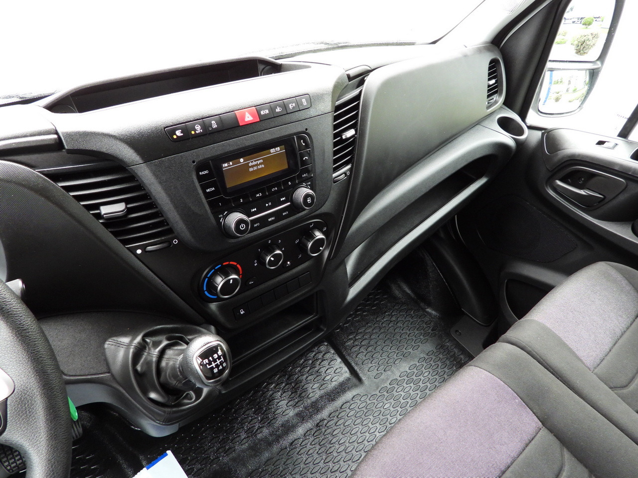 Curtain side van IVECO DAILY 35S18 TARPAULIN LIFT 8 PALLETS WEBASTO CRUISE CONTROL LED LIGHTS AIR CONDITIONING  180HP: picture 37