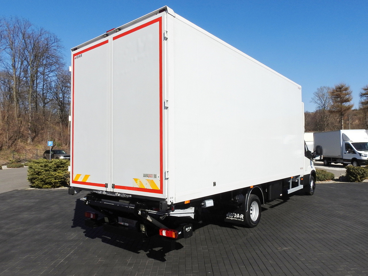 IVECO DAILY 70C18 BOX LIFT 14 PALLETS WEBASTO CRUISE CONTROL NAVIGATION LED LIGHTS TWIN WHEELS AIR CONDITIONING 180HP - Refrigerated van: picture 3 IVECO DAILY 70C18 BOX LIFT 14 PALLETS WEBASTO CRUISE CONTROL NAVIGATION LED LIGHTS TWIN WHEELS AIR CONDITIONING 180HP - Refrigerated van: picture 3