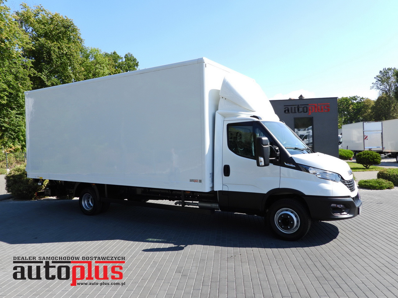 IVECO DAILY 72C18 LIFT 14 PALLETS CRUISE CONTROL PNEUMATICS AUTOMATIC TRANSMISSION HI-MATIC TWIN WHEELS AIR CONDITIONING 180HP - Box van: picture 1 IVECO DAILY 72C18 LIFT 14 PALLETS CRUISE CONTROL PNEUMATICS AUTOMATIC TRANSMISSION HI-MATIC TWIN WHEELS AIR CONDITIONING 180HP - Box van: picture 1