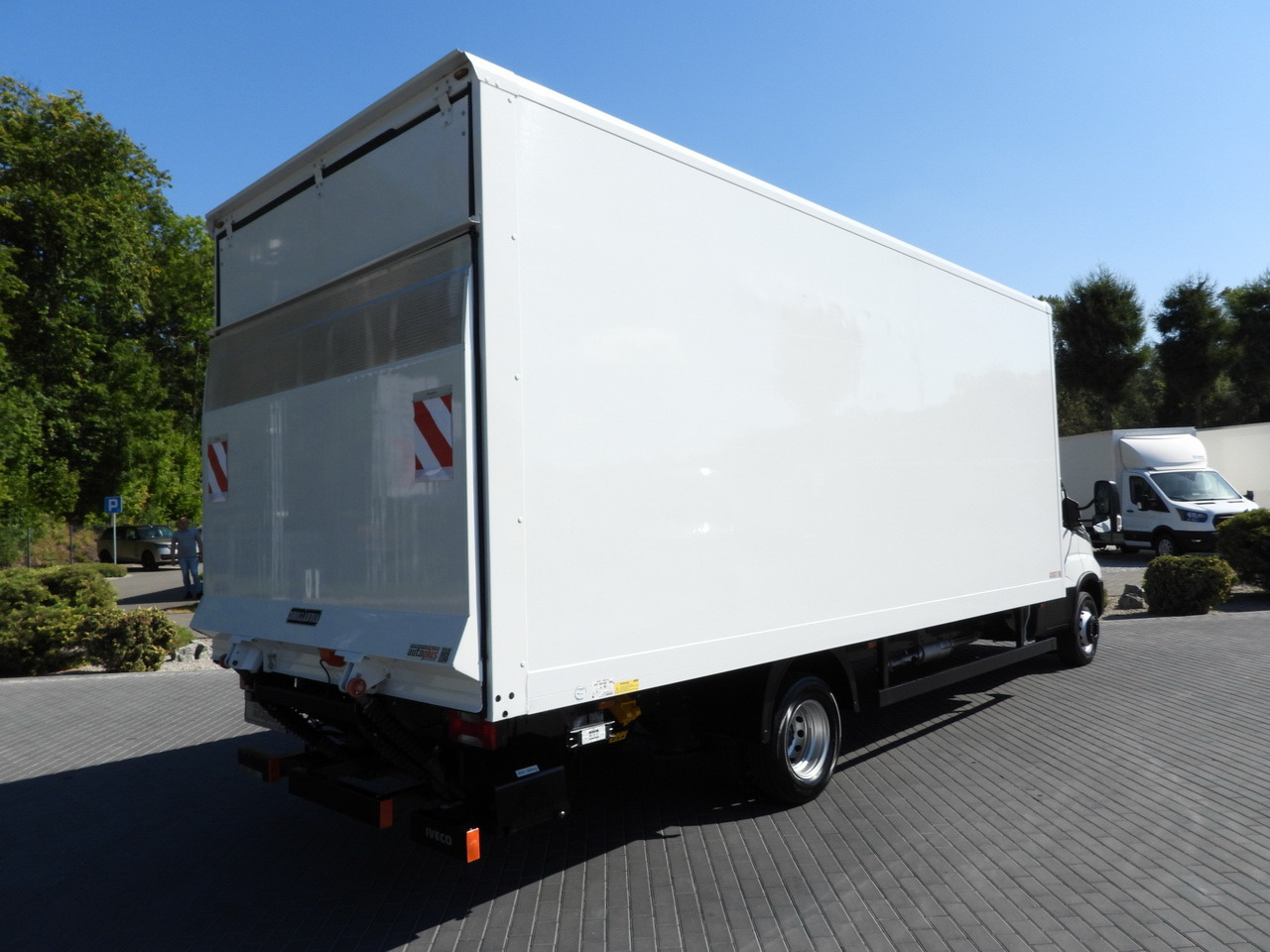 IVECO DAILY 72C18 LIFT 14 PALLETS CRUISE CONTROL PNEUMATICS AUTOMATIC TRANSMISSION HI-MATIC TWIN WHEELS AIR CONDITIONING 180HP - Box van: picture 3 IVECO DAILY 72C18 LIFT 14 PALLETS CRUISE CONTROL PNEUMATICS AUTOMATIC TRANSMISSION HI-MATIC TWIN WHEELS AIR CONDITIONING 180HP - Box van: picture 3