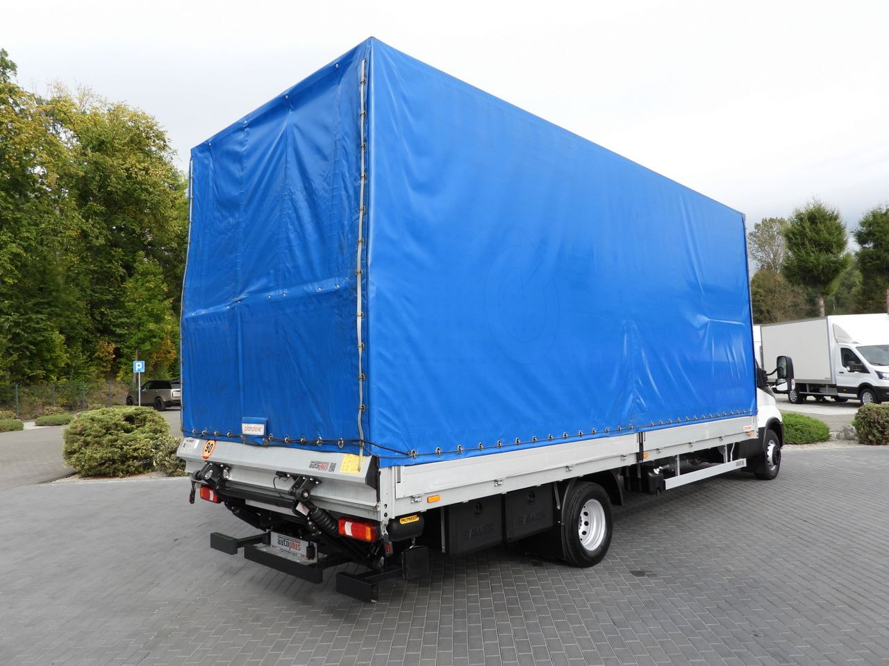 IVECO DAILY 72C18 TARPAULIN LIFT 14 PALLETS WEBASTO CRUISE CONTROL LED LIGHTS TWIN WHEELS AIR CONDITIONING 180HP - Curtainsider truck: picture 3 IVECO DAILY 72C18 TARPAULIN LIFT 14 PALLETS WEBASTO CRUISE CONTROL LED LIGHTS TWIN WHEELS AIR CONDITIONING 180HP - Curtainsider truck: picture 3