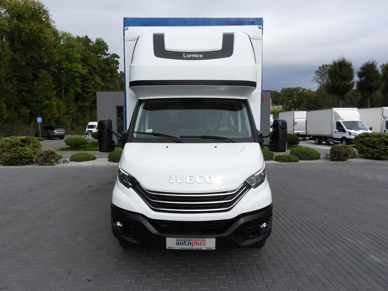 IVECO DAILY 72C18 TARPAULIN LIFT 14 PALLETS WEBASTO CRUISE CONTROL LED LIGHTS TWIN WHEELS AIR CONDITIONING 180HP - Curtainsider truck: picture 5 IVECO DAILY 72C18 TARPAULIN LIFT 14 PALLETS WEBASTO CRUISE CONTROL LED LIGHTS TWIN WHEELS AIR CONDITIONING 180HP - Curtainsider truck: picture 5