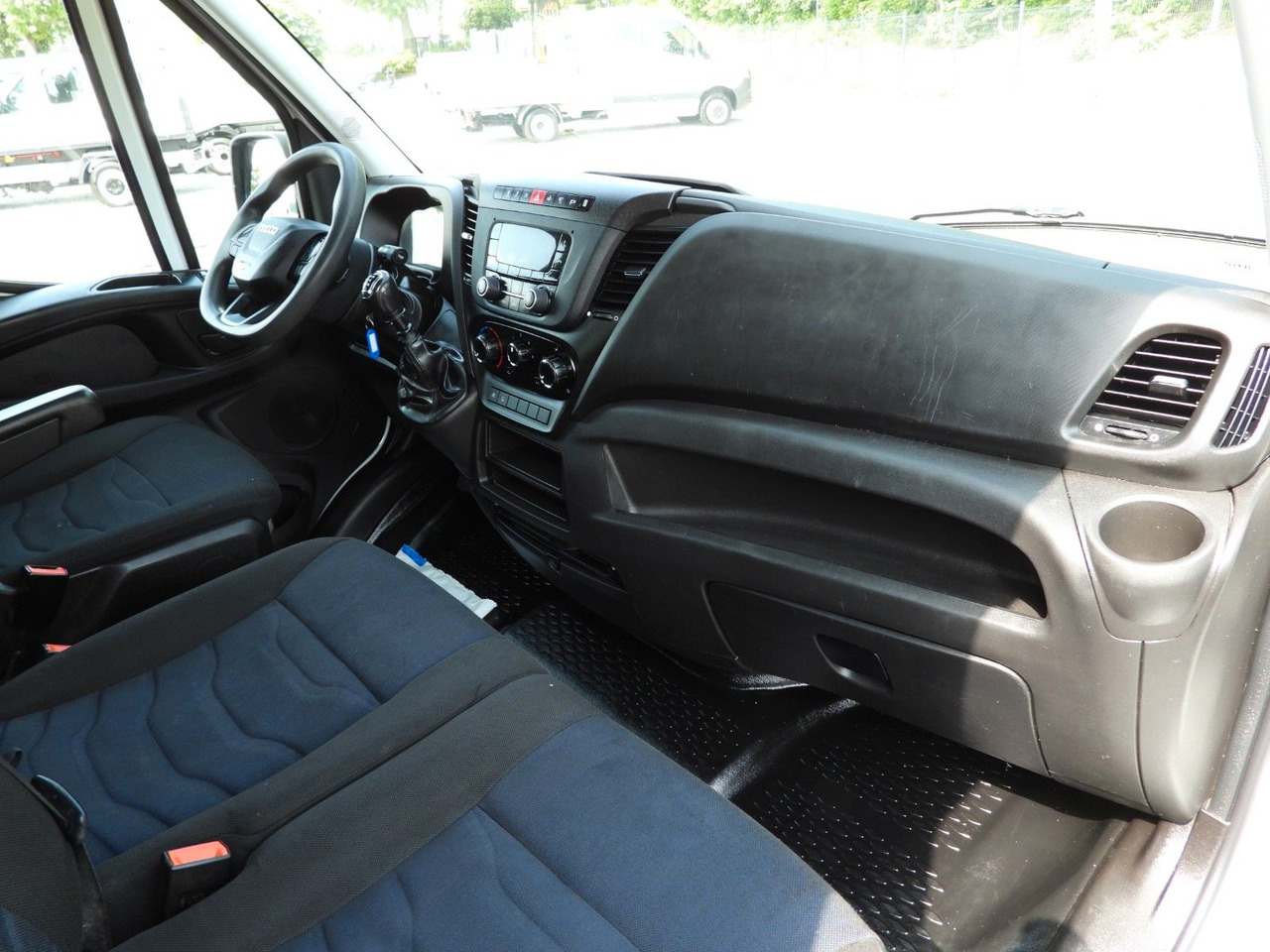 Flatbed van, Combi van Iveco DAILY 35S12 PRITSCHE DOPPELKABINE DOKA 7 SITZE: picture 28