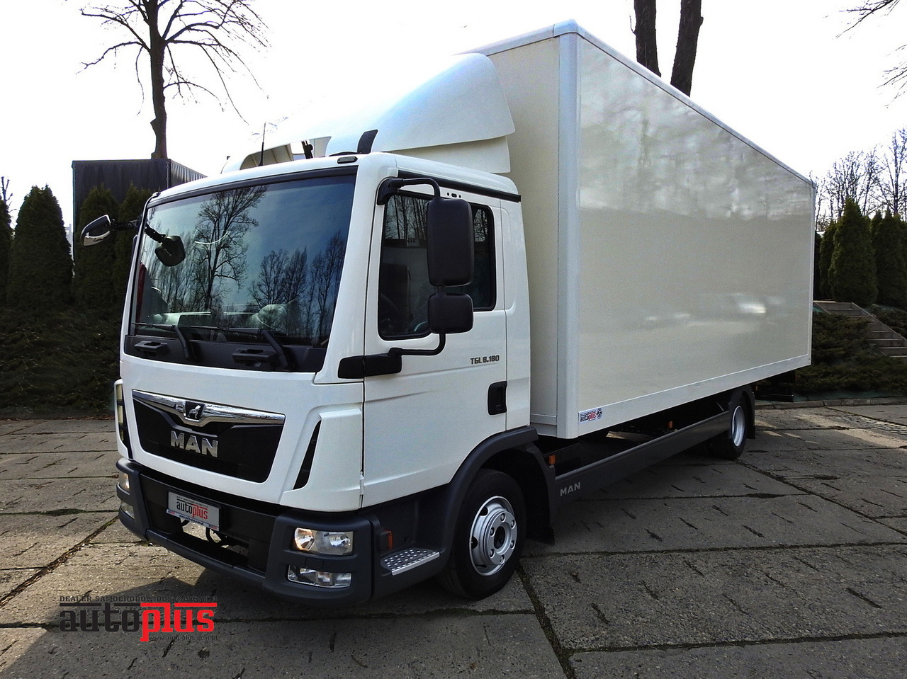 MAN TGL 8.18 BOX 16 PALLETS CRUISE CONTROL TWIN WHEELS 180HP - Box van: picture 1 MAN TGL 8.18 BOX 16 PALLETS CRUISE CONTROL TWIN WHEELS 180HP - Box van: picture 1