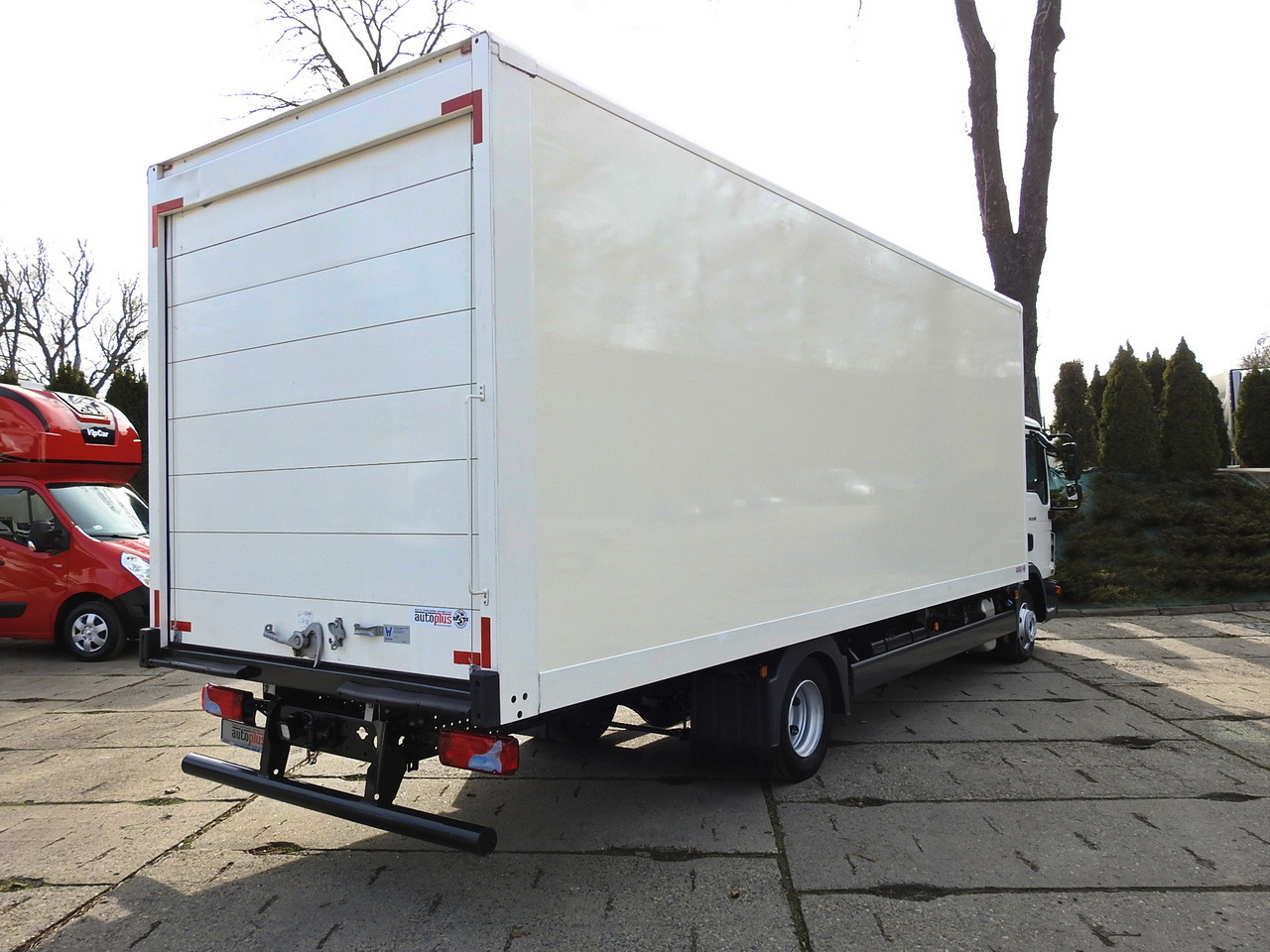 MAN TGL 8.18 BOX 16 PALLETS CRUISE CONTROL TWIN WHEELS  180HP - Box van: picture 3 MAN TGL 8.18 BOX 16 PALLETS CRUISE CONTROL TWIN WHEELS  180HP - Box van: picture 3