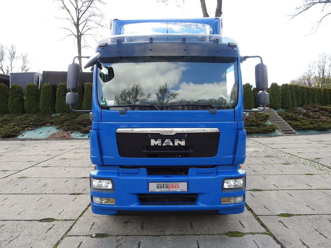 MAN TGM 15.290 TARPAULIN LIFT 18 PALLETS CRUISE CONTROL TWIN WHEELS AIR CONDITIONING 290HP - Curtain side van: picture 5 MAN TGM 15.290 TARPAULIN LIFT 18 PALLETS CRUISE CONTROL TWIN WHEELS AIR CONDITIONING 290HP - Curtain side van: picture 5