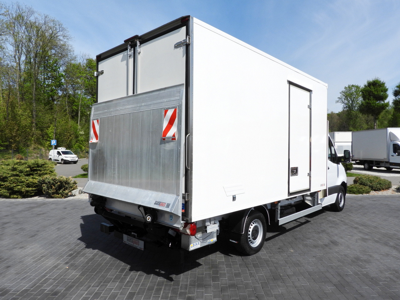 MERCEDES SPRINTER 316 REGRIGERATOR BOX 0*C LIFT 8 PALLETS CRUISE CONTROL PNEUMATICS AIR CONDITIONING  160HP - Refrigerated van: picture 3 MERCEDES SPRINTER 316 REGRIGERATOR BOX 0*C LIFT 8 PALLETS CRUISE CONTROL PNEUMATICS AIR CONDITIONING  160HP - Refrigerated van: picture 3