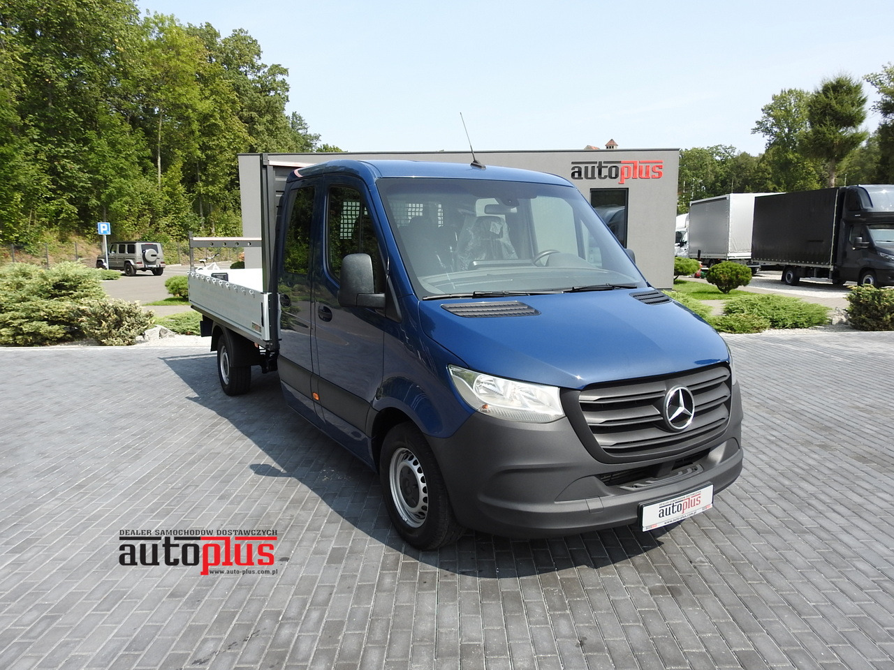MERCEDES SPRINTER 316 STAKE BODY DOUBLE CABIN DOKA 7 SEATS AIR CONDITIONING 160HP - Flatbed van: picture 1 MERCEDES SPRINTER 316 STAKE BODY DOUBLE CABIN DOKA 7 SEATS AIR CONDITIONING 160HP - Flatbed van: picture 1