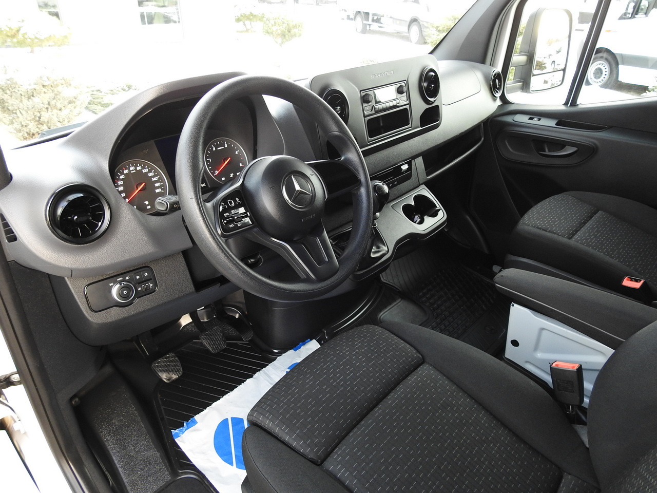MERCEDES SPRINTER 316 TARPAULIN 8 PALLETS WEBASTO CRUISE CONTROL AIR CONDITIONING 160HP - Curtain side van: picture 2 MERCEDES SPRINTER 316 TARPAULIN 8 PALLETS WEBASTO CRUISE CONTROL AIR CONDITIONING 160HP - Curtain side van: picture 2