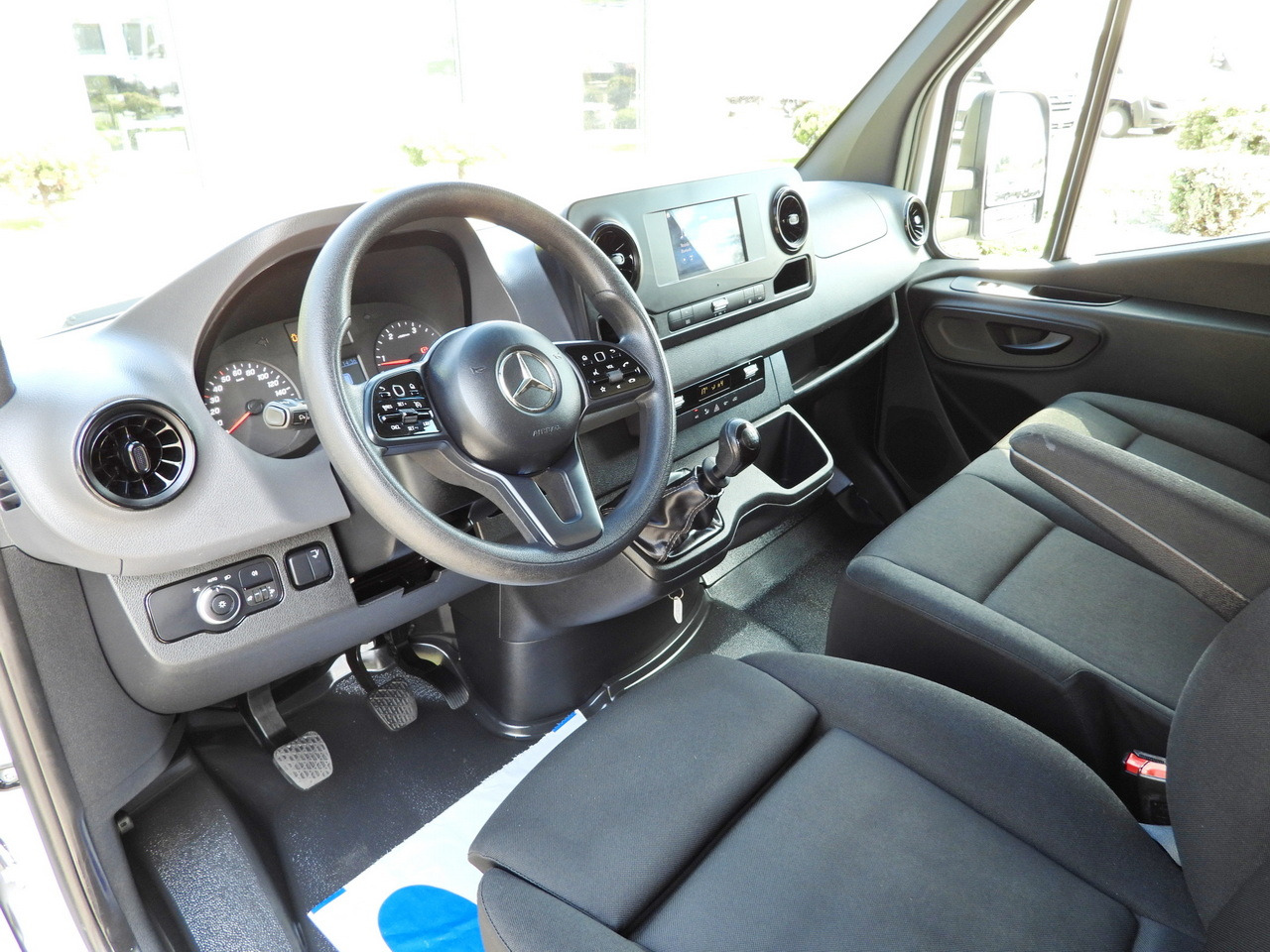 MERCEDES SPRINTER 514 BOX LIFT 8 PALLETS CRUISE CONTROL TWIN WHEELS AIR CONDITIONING  140HP - Refrigerated van: picture 2 MERCEDES SPRINTER 514 BOX LIFT 8 PALLETS CRUISE CONTROL TWIN WHEELS AIR CONDITIONING  140HP - Refrigerated van: picture 2