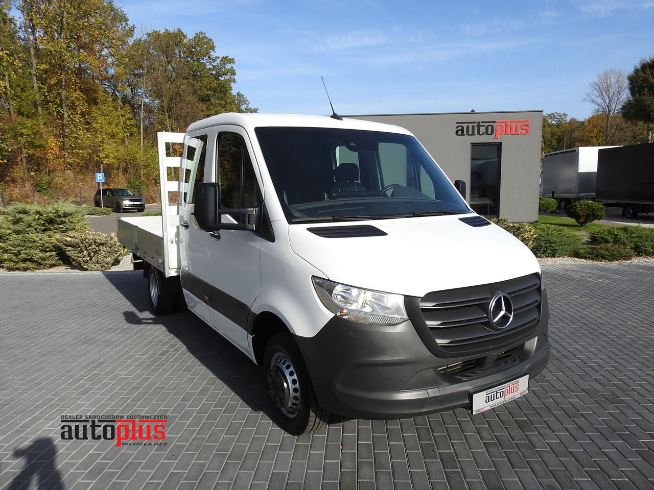 MERCEDES SPRINTER 516 STAKE BODY DOUBLE CABIN DOKA 6 SEATS CRUISE CONTROL AIR CONDITIONING TWIN WHEELS 160HP - Flatbed van: picture 1 MERCEDES SPRINTER 516 STAKE BODY DOUBLE CABIN DOKA 6 SEATS CRUISE CONTROL AIR CONDITIONING TWIN WHEELS 160HP - Flatbed van: picture 1