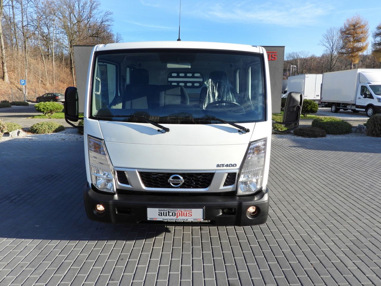 NISSAN CABSTAR NT400 STAKE BODY DOUBLE CABIN DOKA 6 SEATS TWIN WHEELS AIR CONDITIONING 130HP - Combi van: picture 5 NISSAN CABSTAR NT400 STAKE BODY DOUBLE CABIN DOKA 6 SEATS TWIN WHEELS AIR CONDITIONING 130HP - Combi van: picture 5